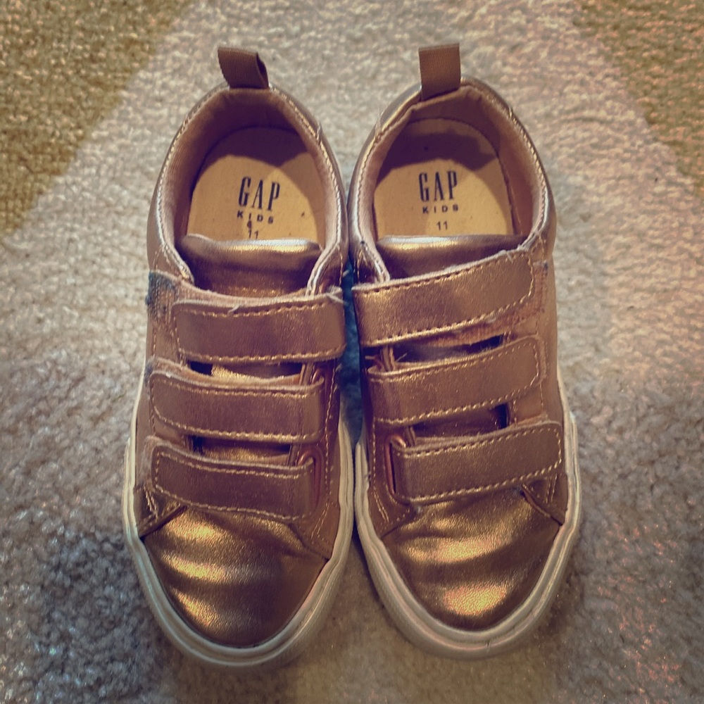 SOLD—- Gap rose gold strap sneakers
